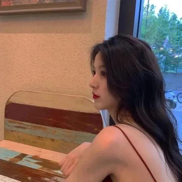 燃烧女子的画像
